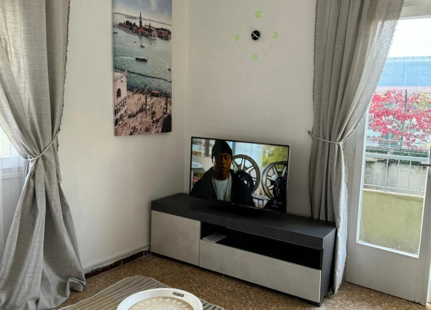 Venice Grey Apartment