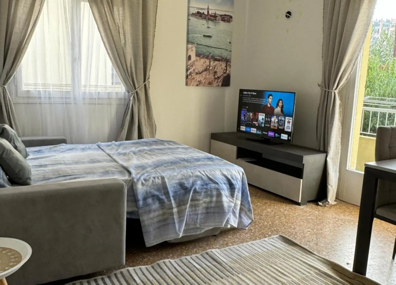 Venice Grey Apartment