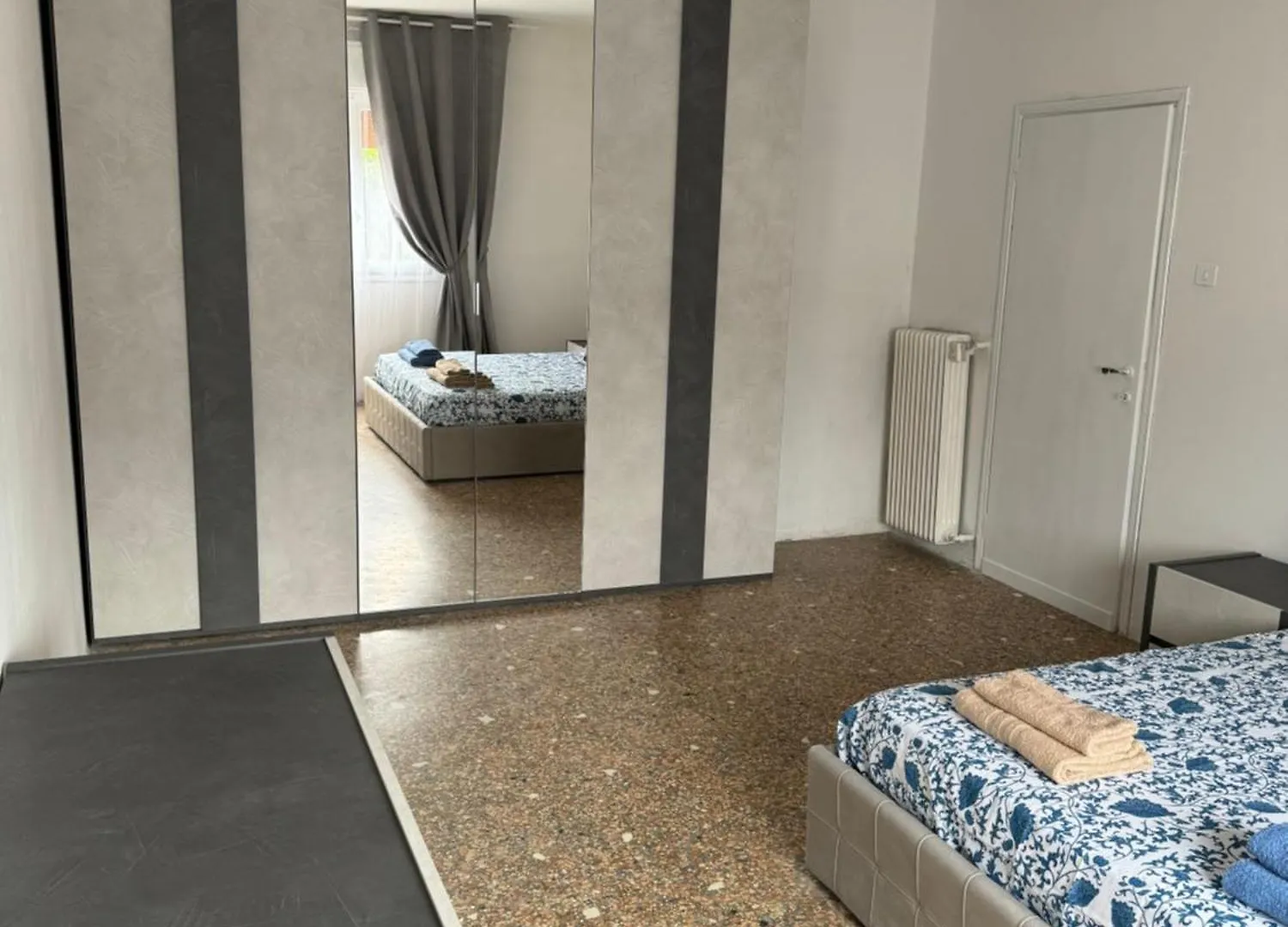 Venice Grey Apartment