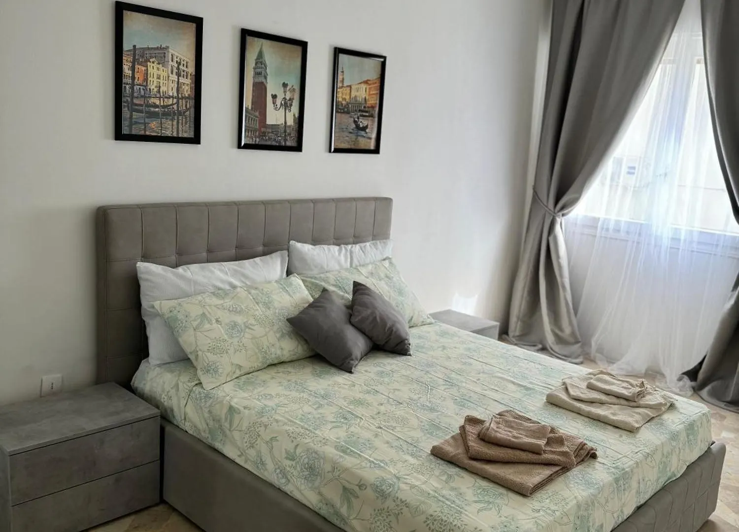 Venice Grey Apartment